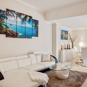 Luni Mare Bright Terrace Flat With Parking , Marinella di Sarzana Italia